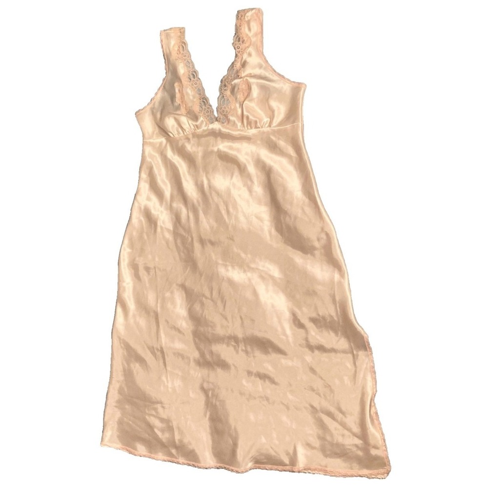 10 12 M / L Vintage comfy Pink Lace Trim Satin Nightgown Chemise Slip Dress